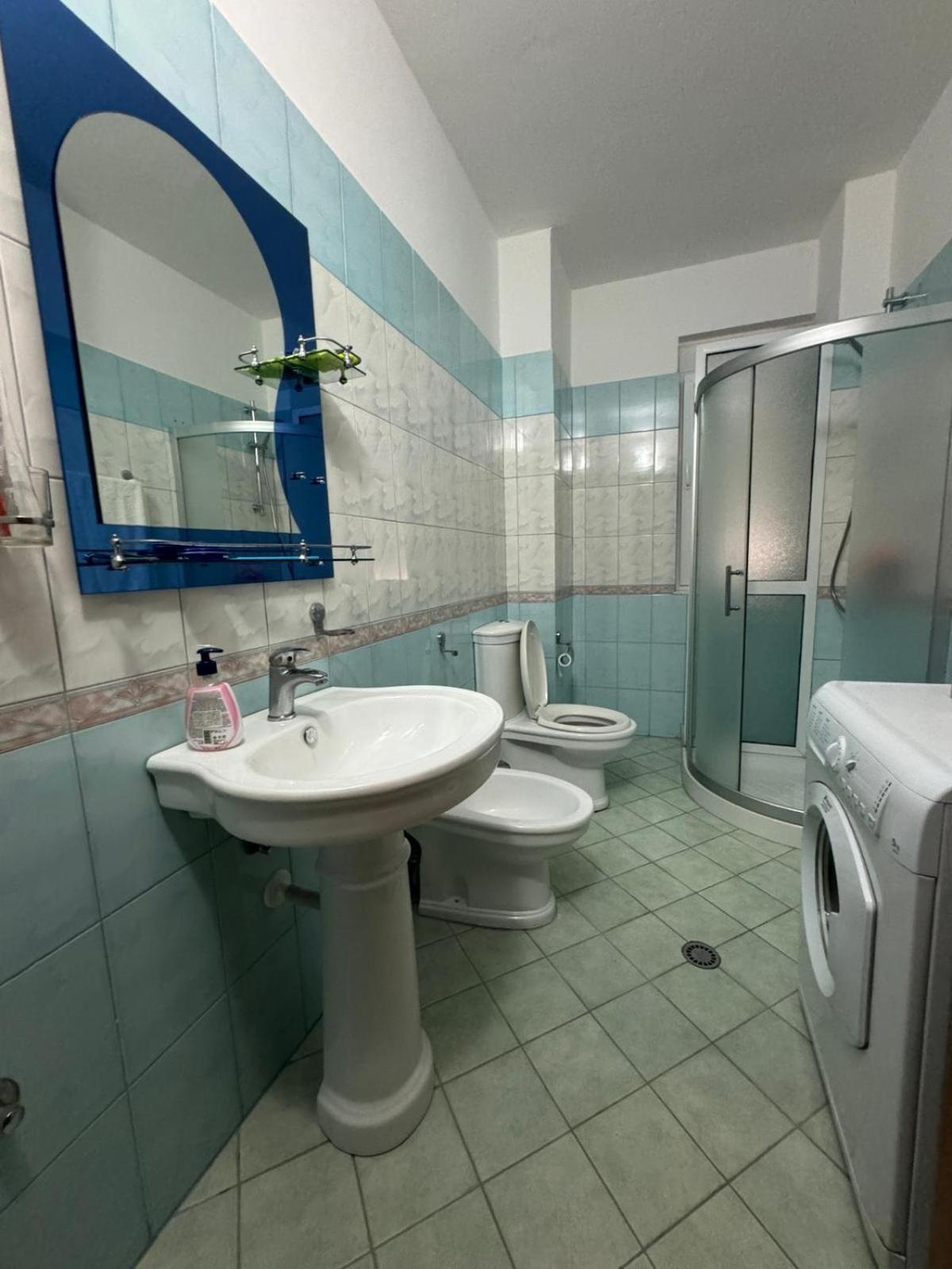 Renting House Vlora Kültér fotó