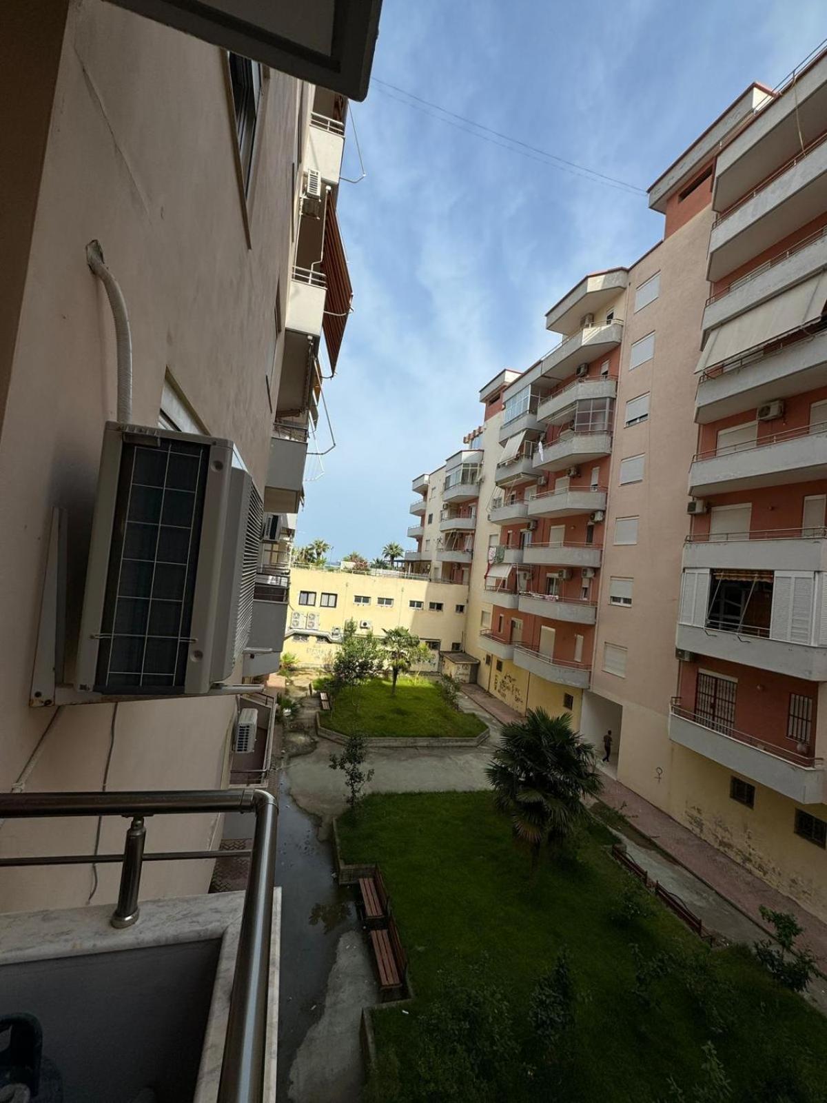 Renting House Vlora Kültér fotó