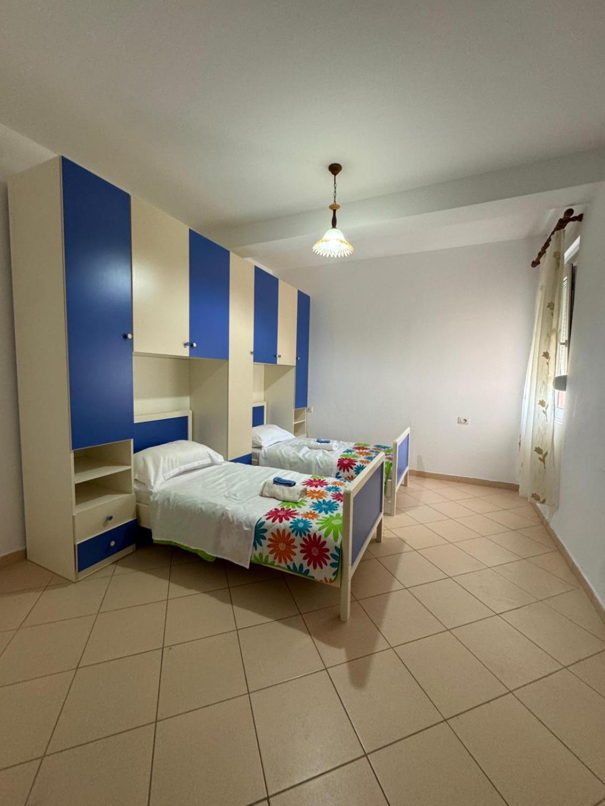 Renting House Vlora Kültér fotó