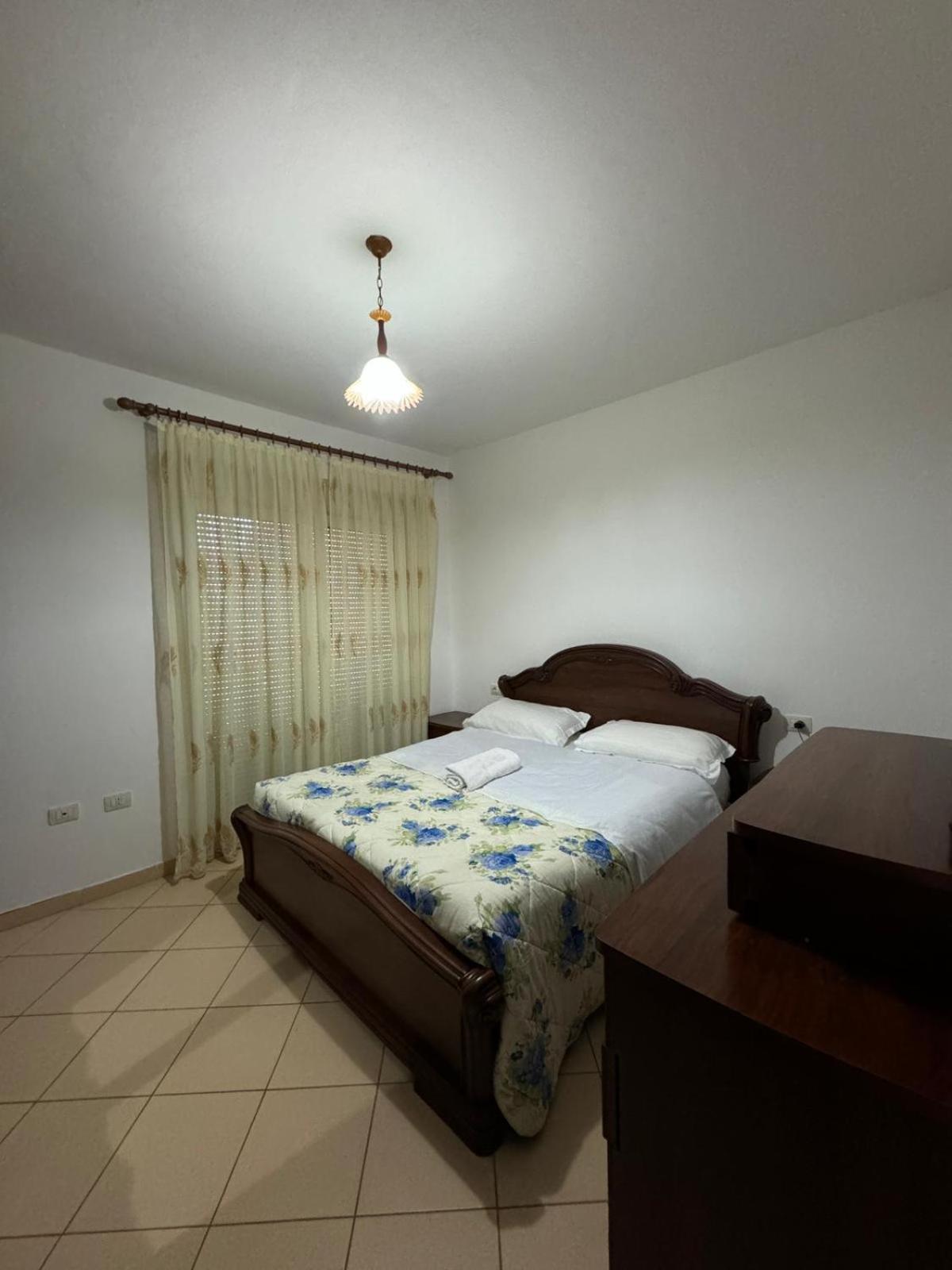 Renting House Vlora Kültér fotó